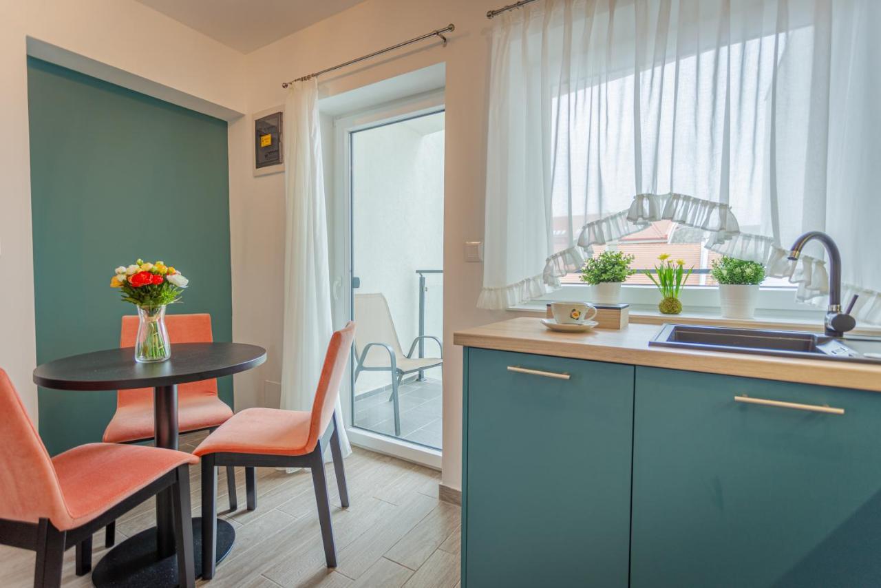 Viktoria Apartman Gyula Eksteriør bilde